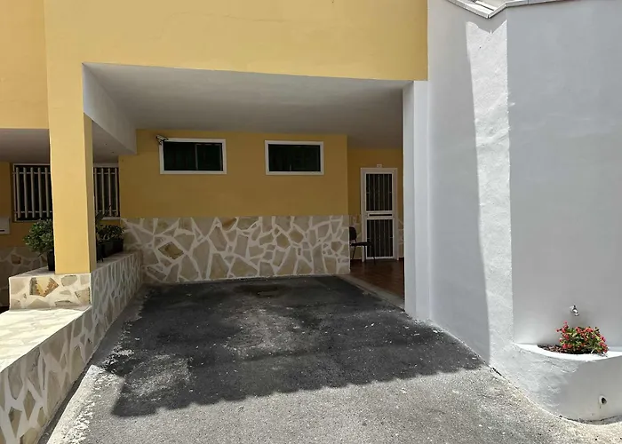Brisas Seaview - *