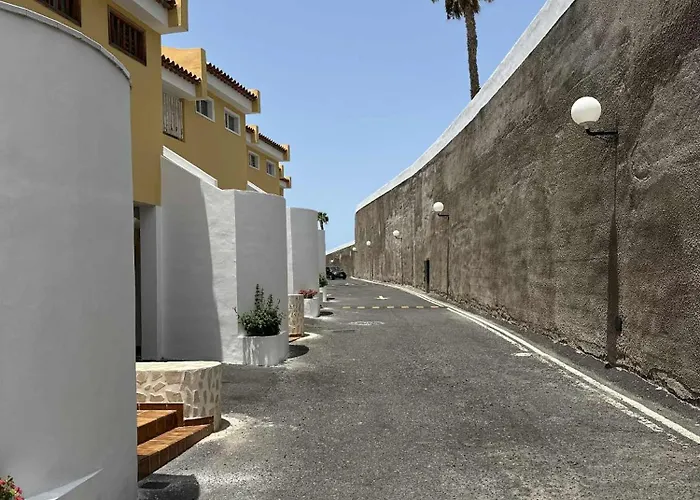 Brisas Seaview - *